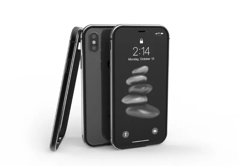 Utomic iphone bumper protecting phone edges and corners