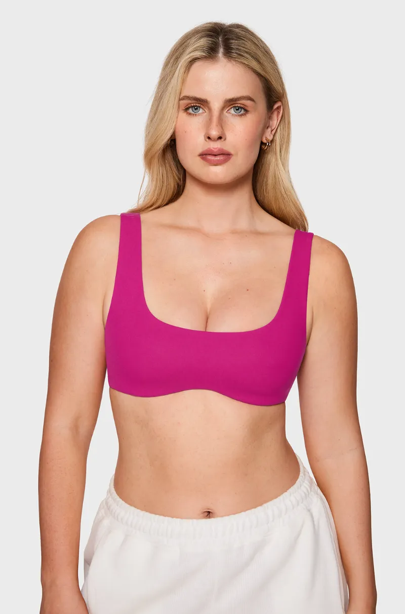 Essenther pullover bra with no-clasp design