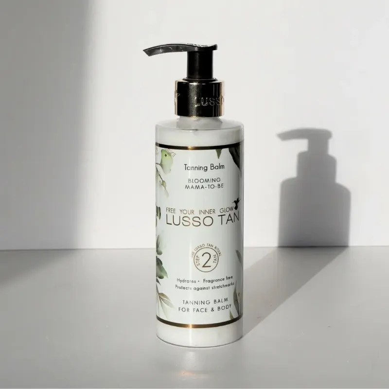 How to Apply Self-Tanning Mousse Without Streaks or Patches